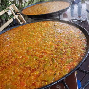 2 Risige Paellas